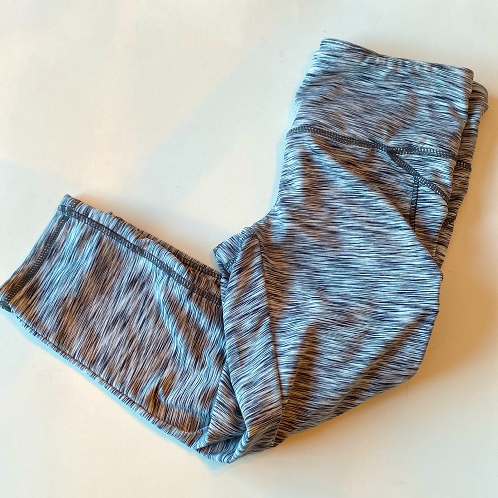 Energy Mid-Calf Low-Waist Grey Leggings